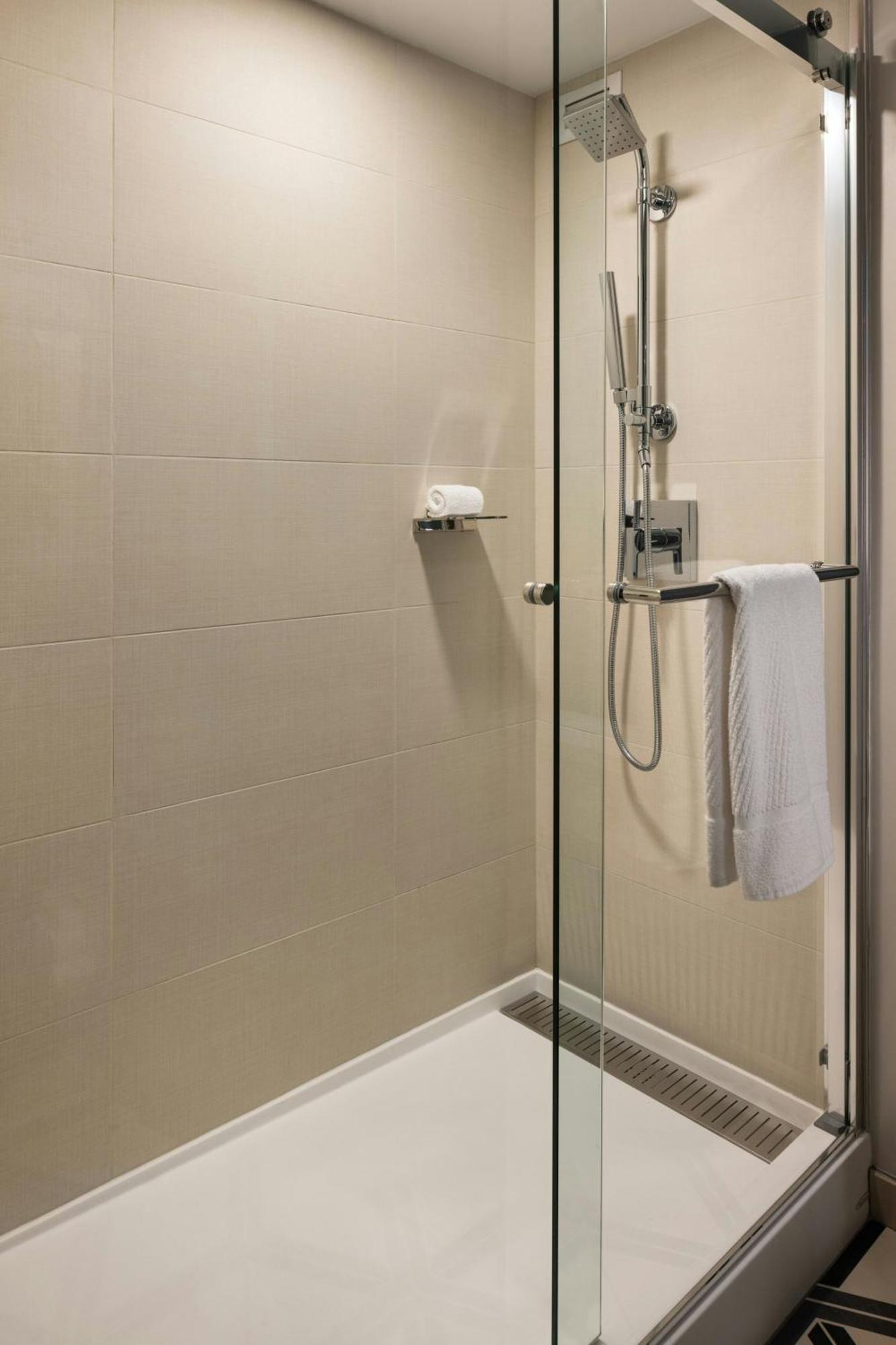 Oshkosh Marriott Waterfront Hotel & Convention Center Dış mekan fotoğraf